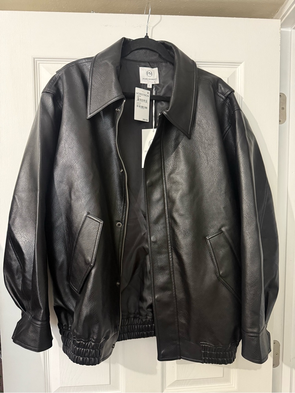 NWT Pixie Market Black Faux Leather Oversized Bomber Jacket - Picture 3 of 4